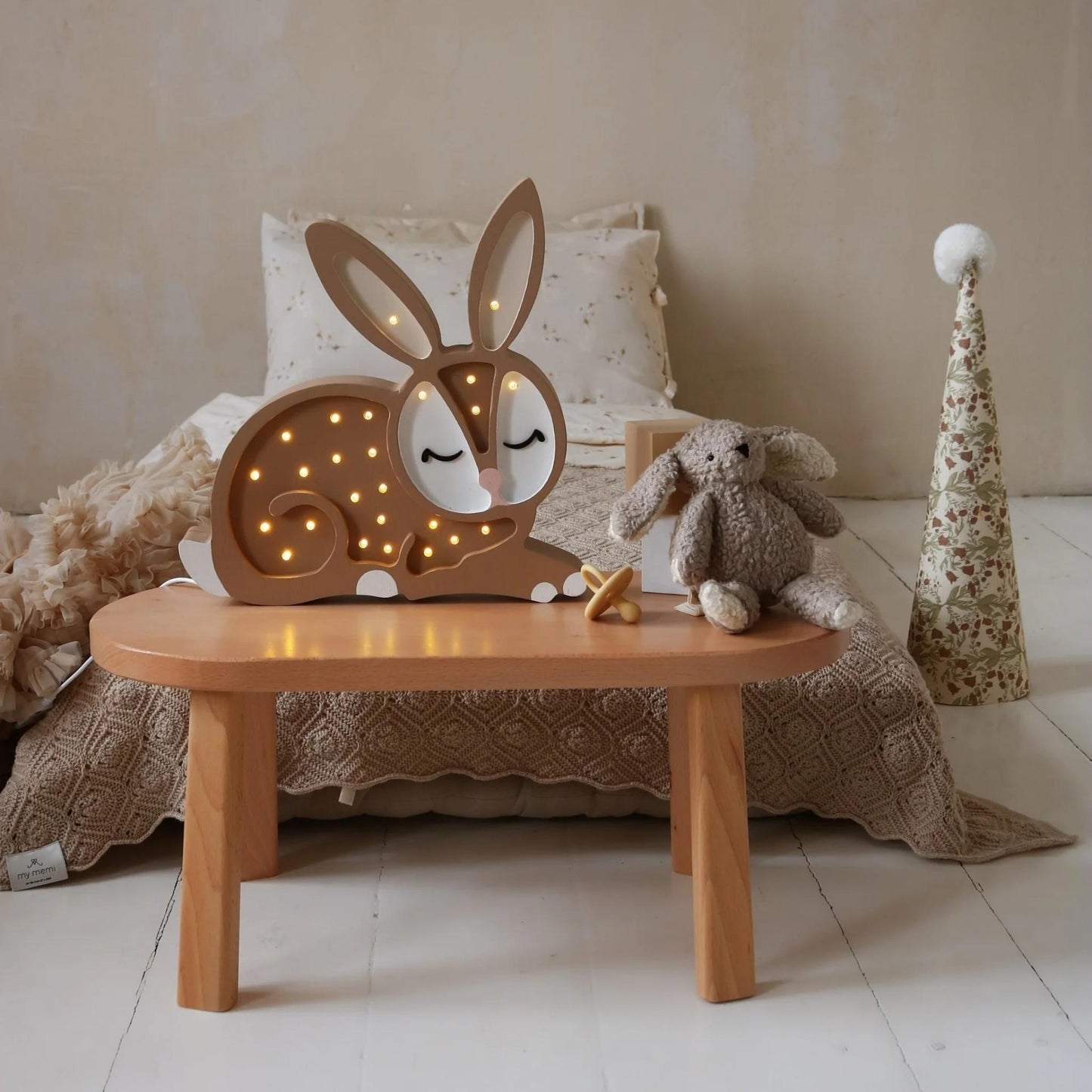 Brønnøysund Bunny Lamp – Pinewood & Gentle Glow