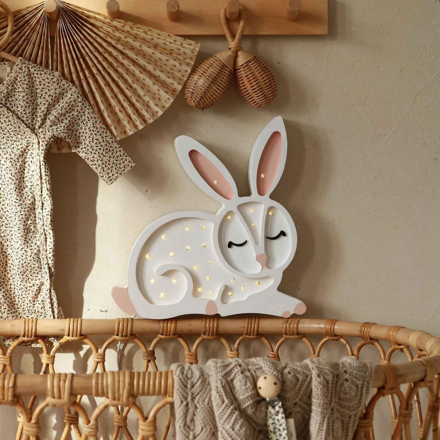 Brønnøysund Bunny Lamp – Pinewood & Gentle Glow