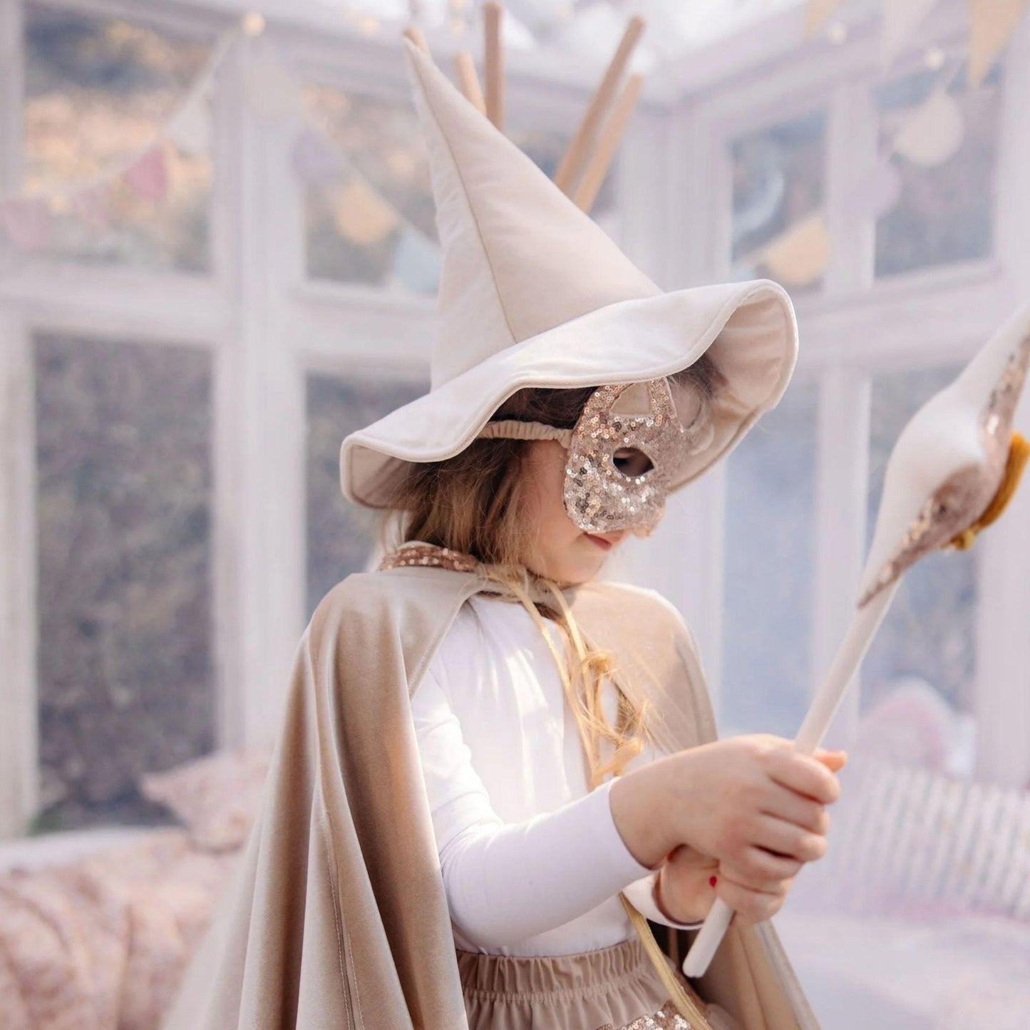 Ljunghusen Cat Mask – Rose Gold Sequins