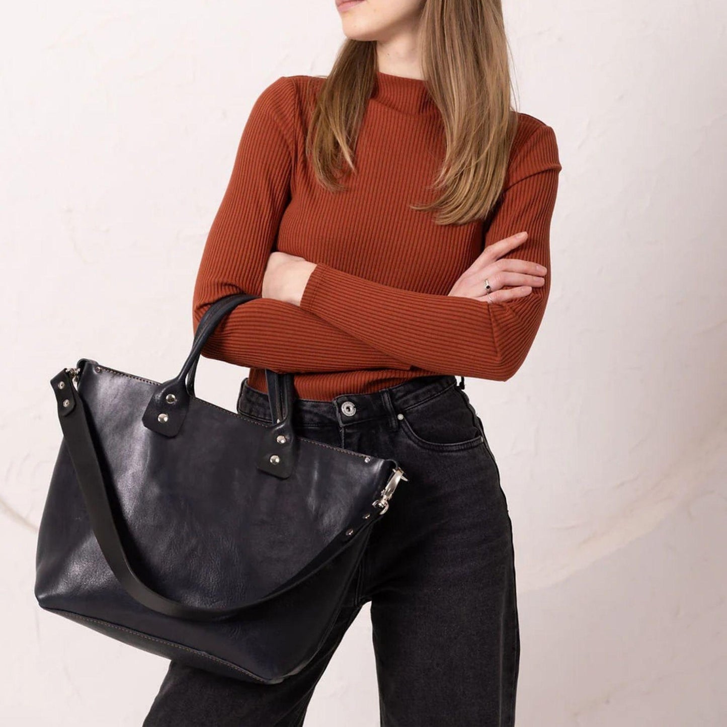 Lovikka Leather Handbag – Dark Denim