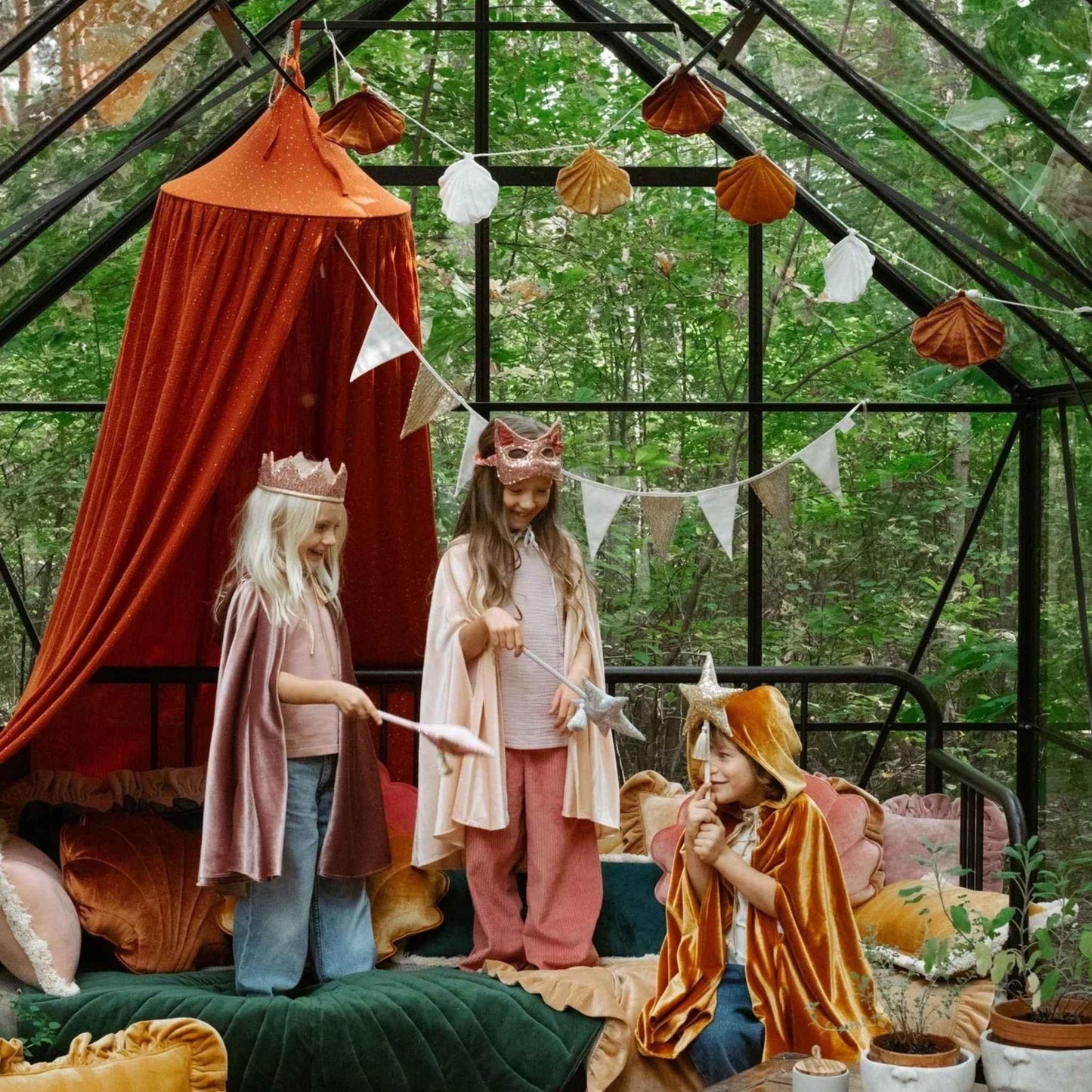 Skärhamn Magic Cape Costume – Pink Riding Hood