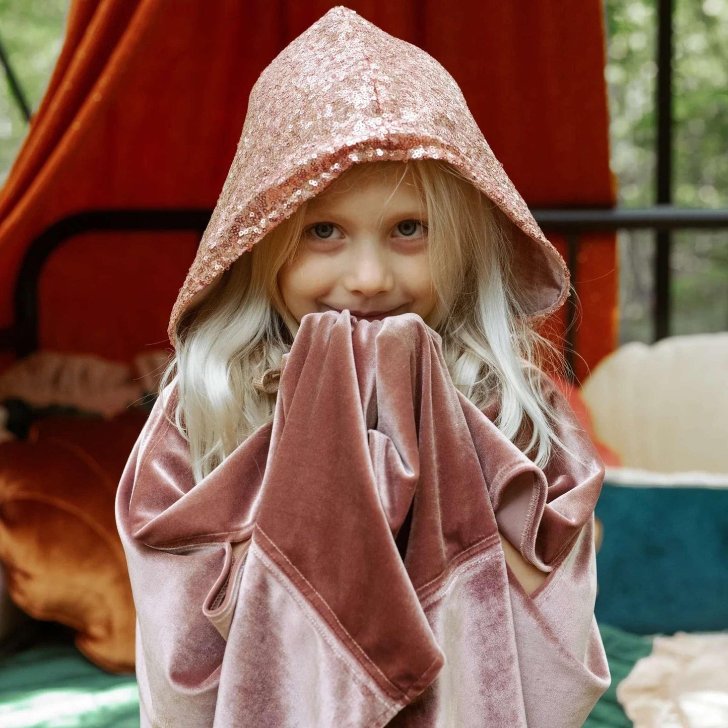 Skärhamn Magic Cape Costume – Pink Riding Hood