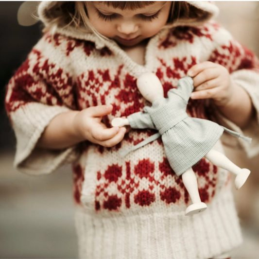 Røros Beech Doll – Dress Edition