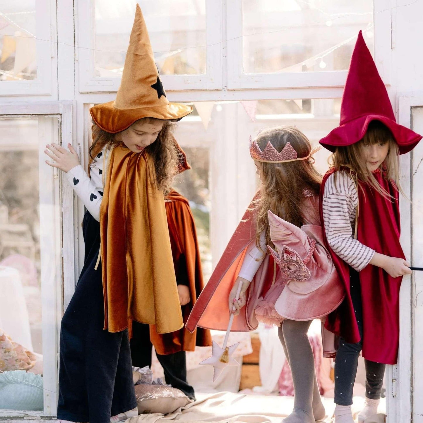 Tromøy Magic Cape – Golden Riding Hood