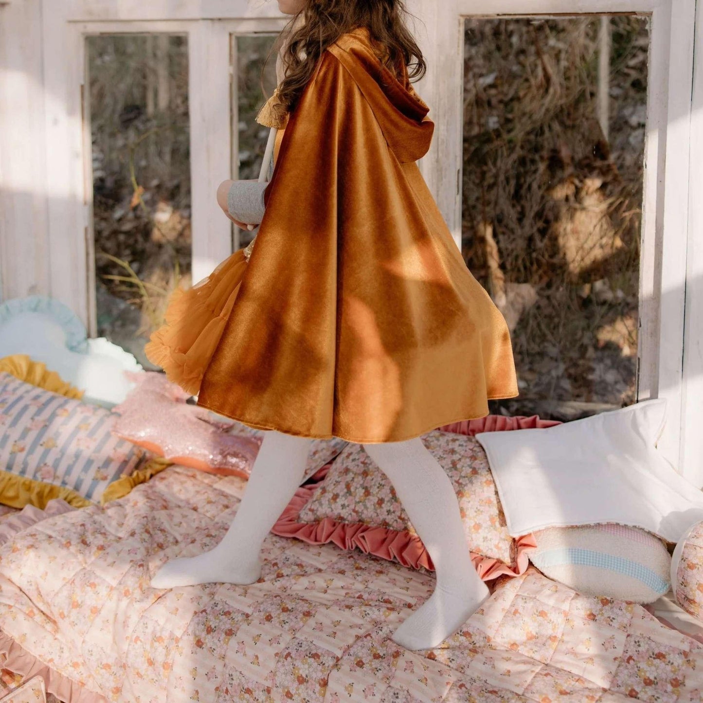 Tromøy Magic Cape – Golden Riding Hood